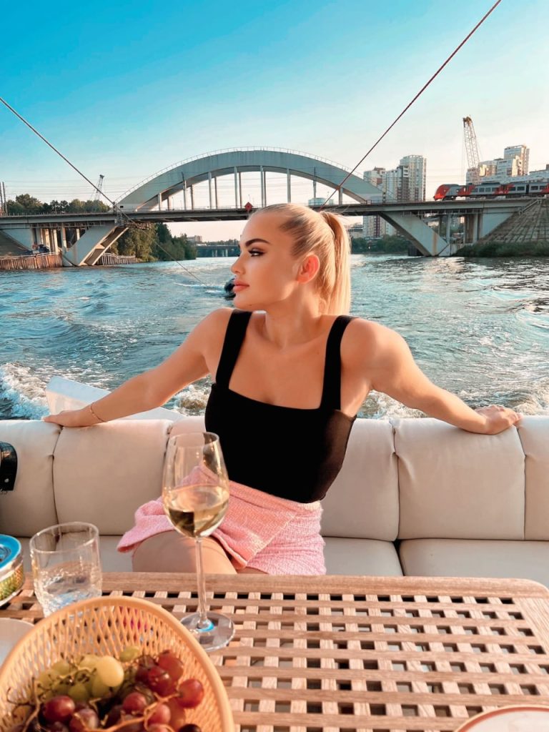 вип эскорт от  Лёля в Питере