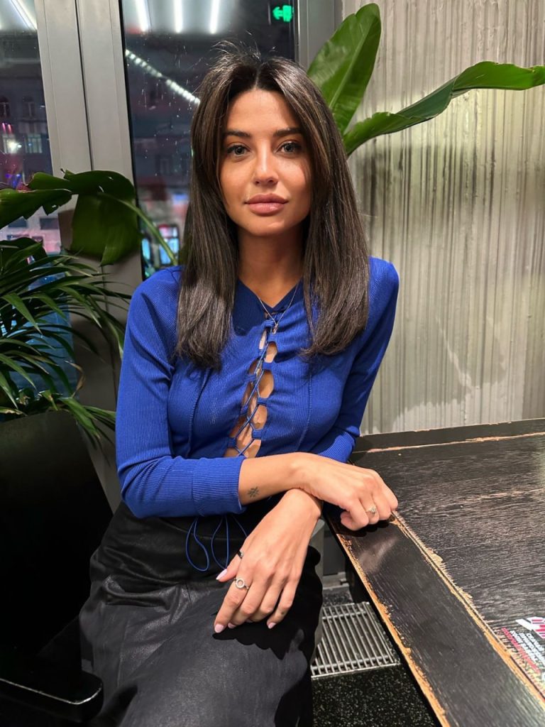 Ночной эскорт от Майф Питер