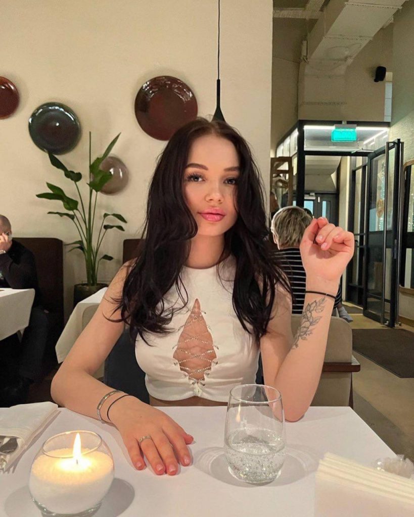 VIP эскорт от Мария работает в Питере