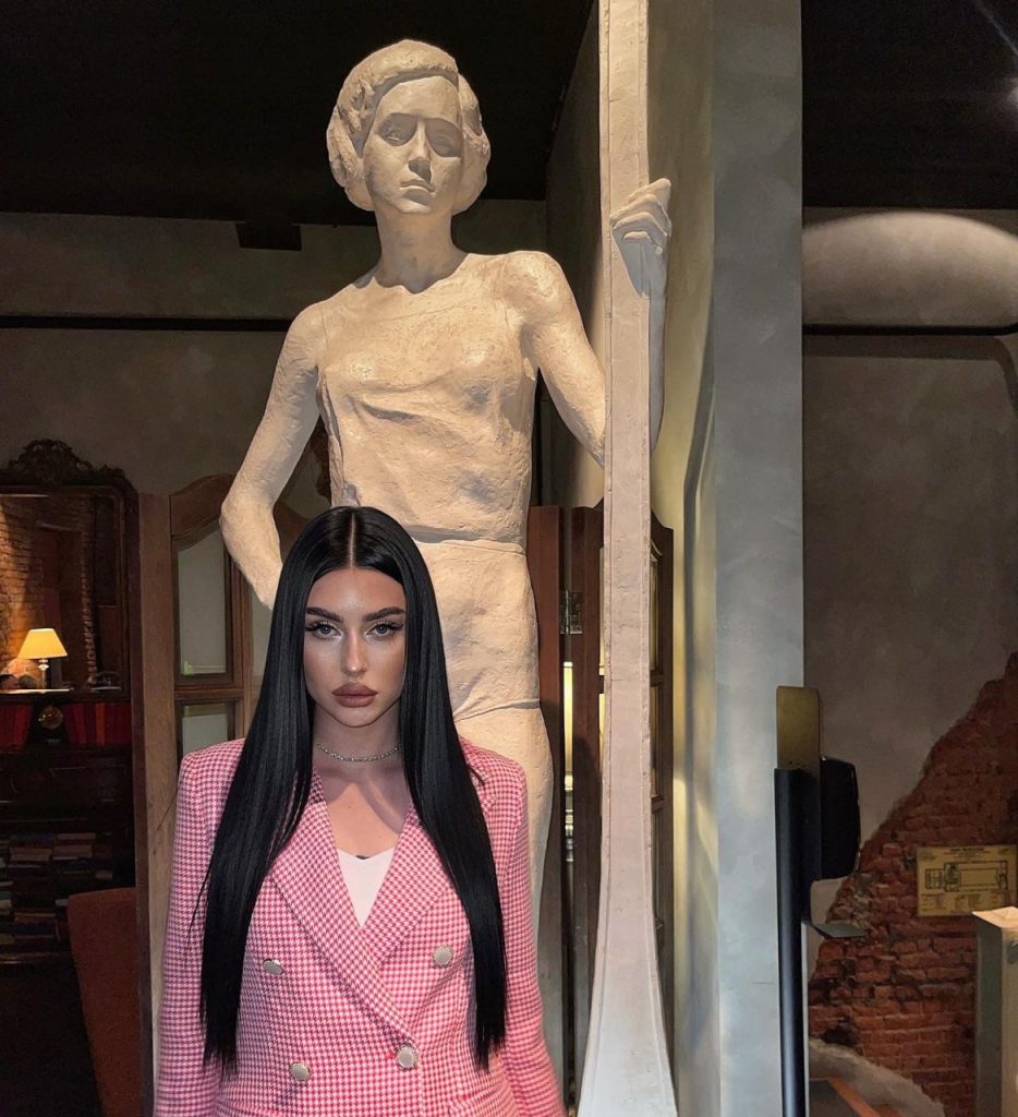 VIP эскорт от Лекси работает в Питере