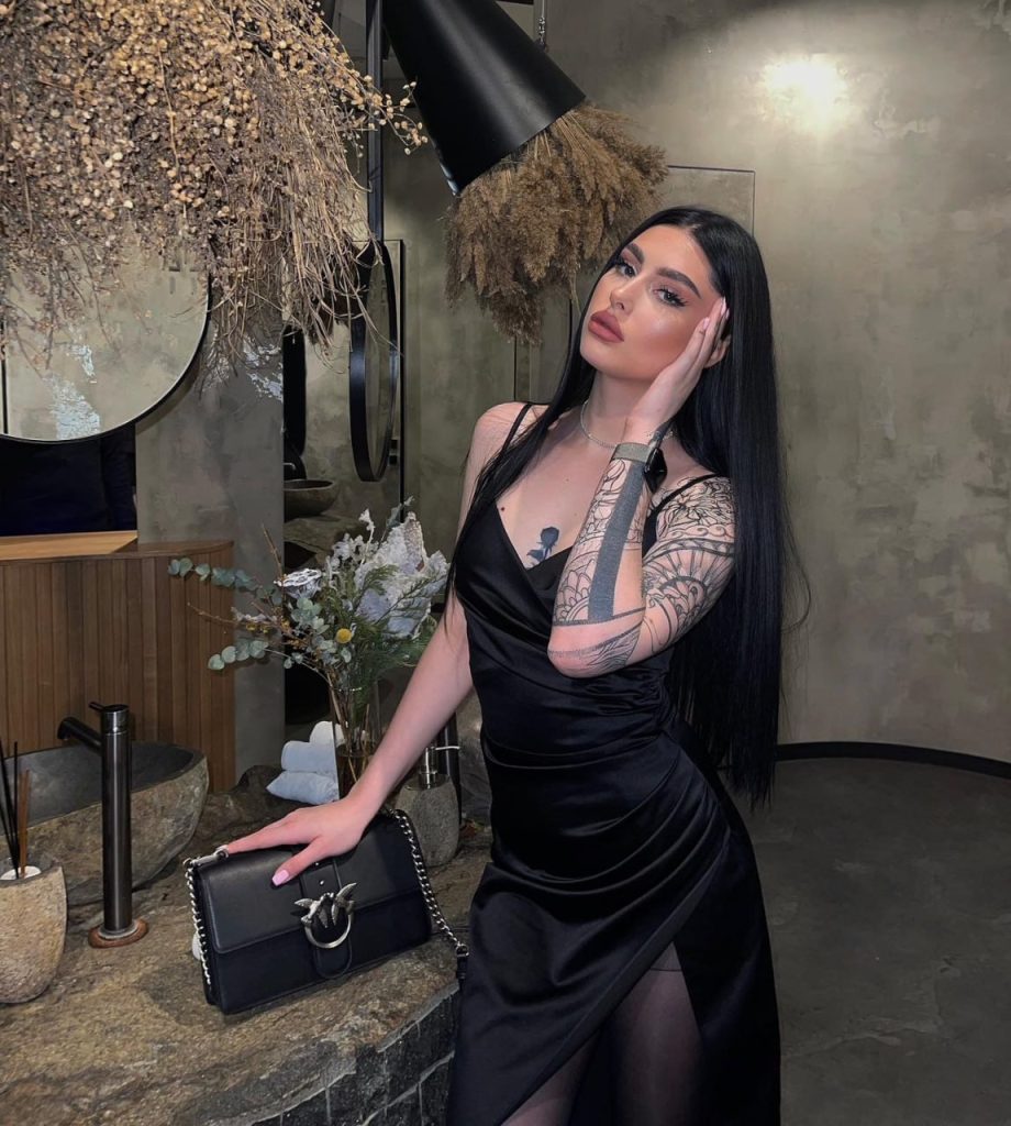 вип эскорт от  Лекси работает в Питере