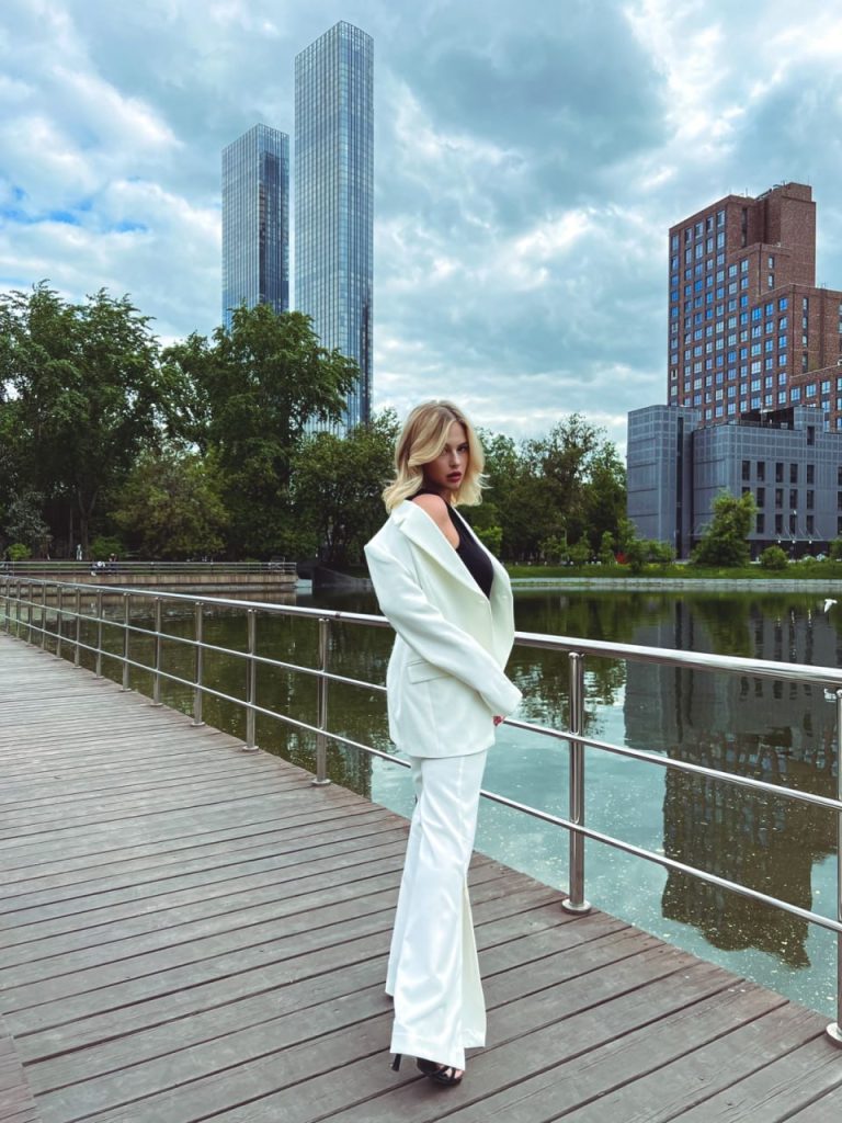 Ночной эскорт от Амелия в Питере